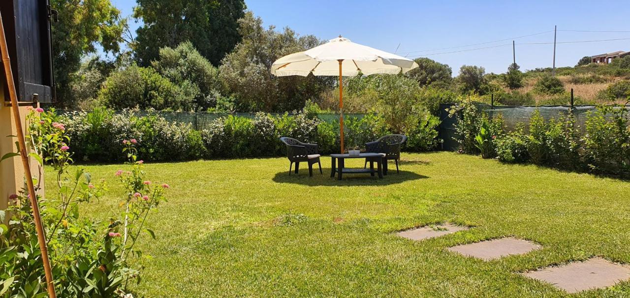 Artemisia Bed And Breakfast SantʼAnna Arresi Eksteriør bilde
