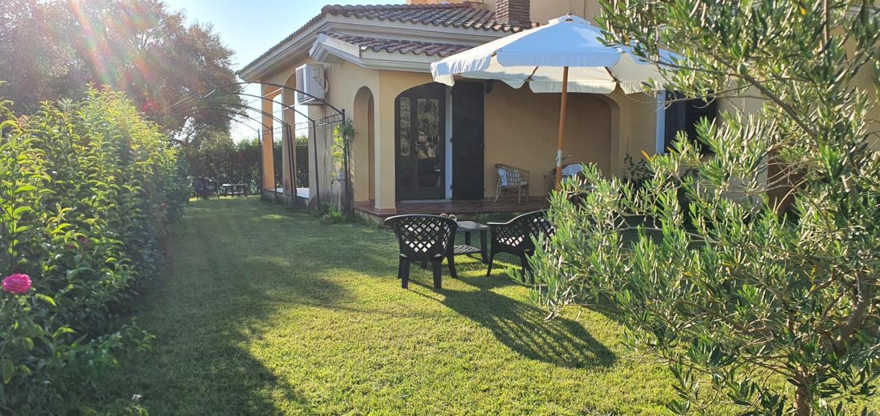 Artemisia Bed And Breakfast SantʼAnna Arresi Eksteriør bilde